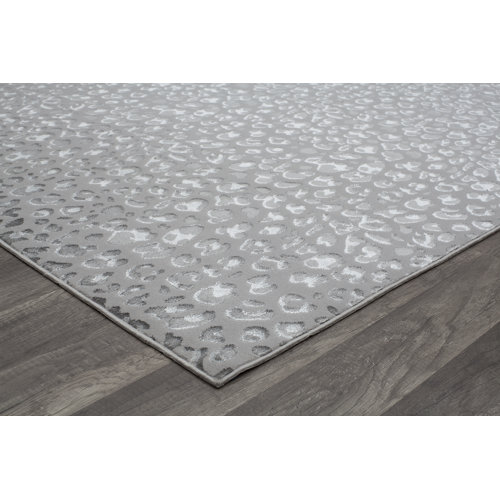 CosmoLiving by Cosmopolitan Natura Performance Gray/Silver Rug